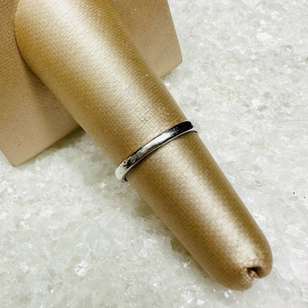 EUC Christian Dior PT900 Platinum .50 ct Diamond Ring - Picture 10 of 17